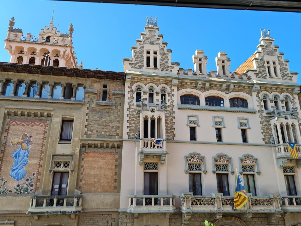 Apartaments Vicus 3 Con Vistas A La Plaza Mayor De Vic Exterior photo
