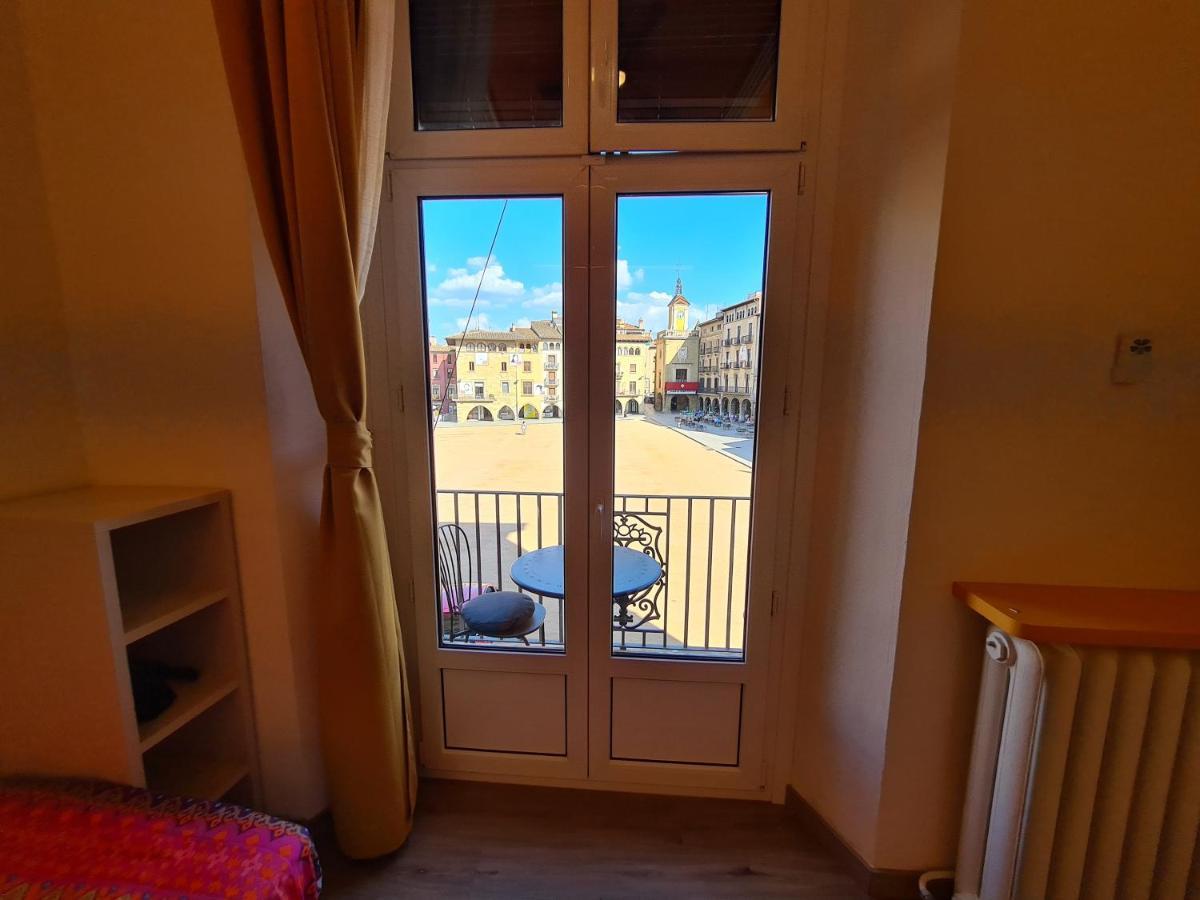 Apartaments Vicus 3 Con Vistas A La Plaza Mayor De Vic Exterior photo
